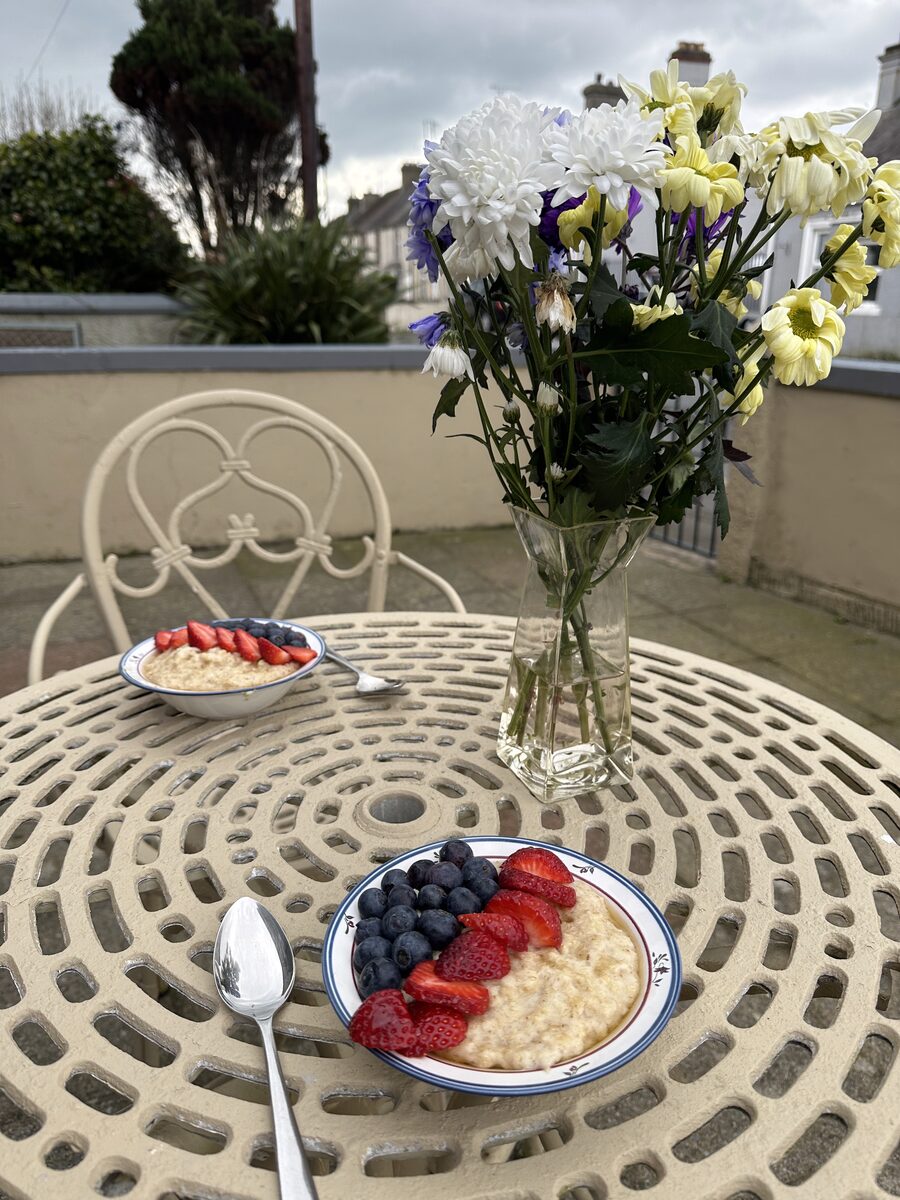 Healthy breakfast with fresh berries